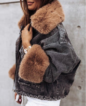 Load image into Gallery viewer, Jacket jeans with fur
